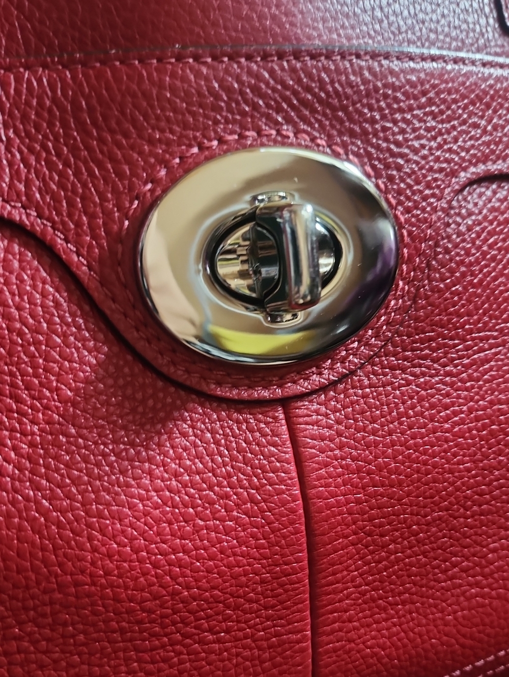 Coach 2011 Red Leather 2 Section ShoulderTote 2 Hang Tags Euc - Picture 2 of 15